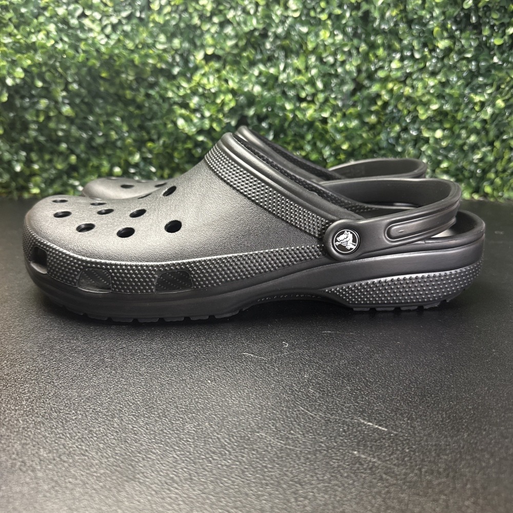 CROCS Classic Black UNISEX Men's Ultra Light Water-Friendly Sandals Size 13 - Picture 1 of 9